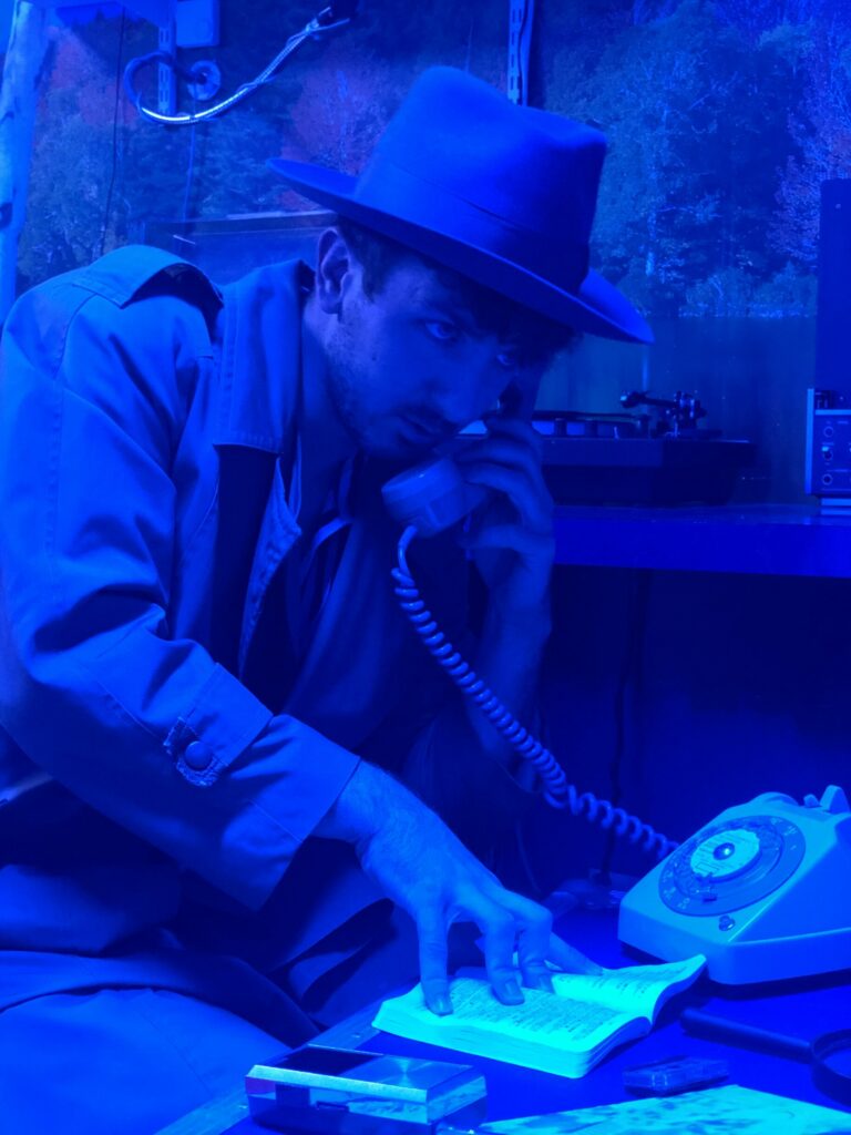 Radiostar Survie Télé Bleue Escape Game Nîmes Garons